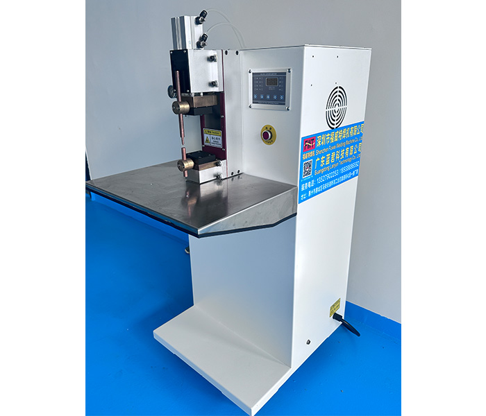 電容式儲能點(diǎn)焊機(jī)